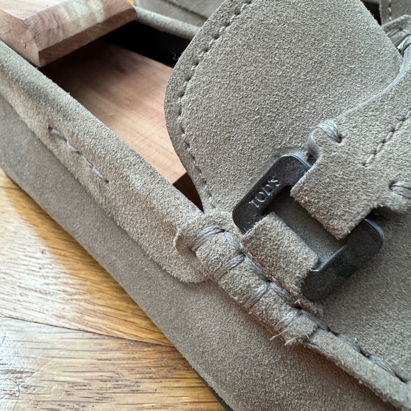 TOD’S TAN SUEDE DRIVING BIT LOAFERS main image 5
